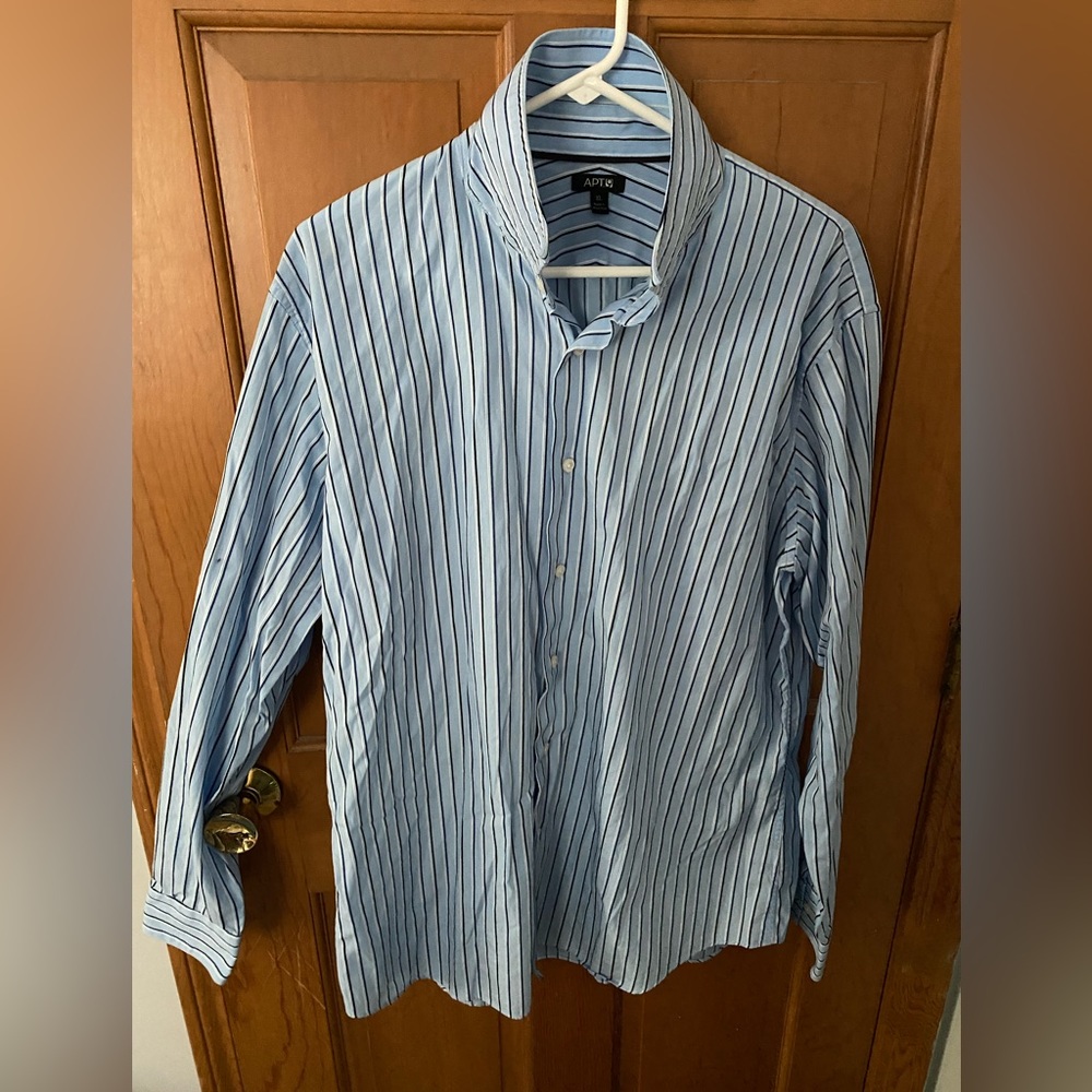 Men’s Apt 9 XL vertical striped dress shirt
